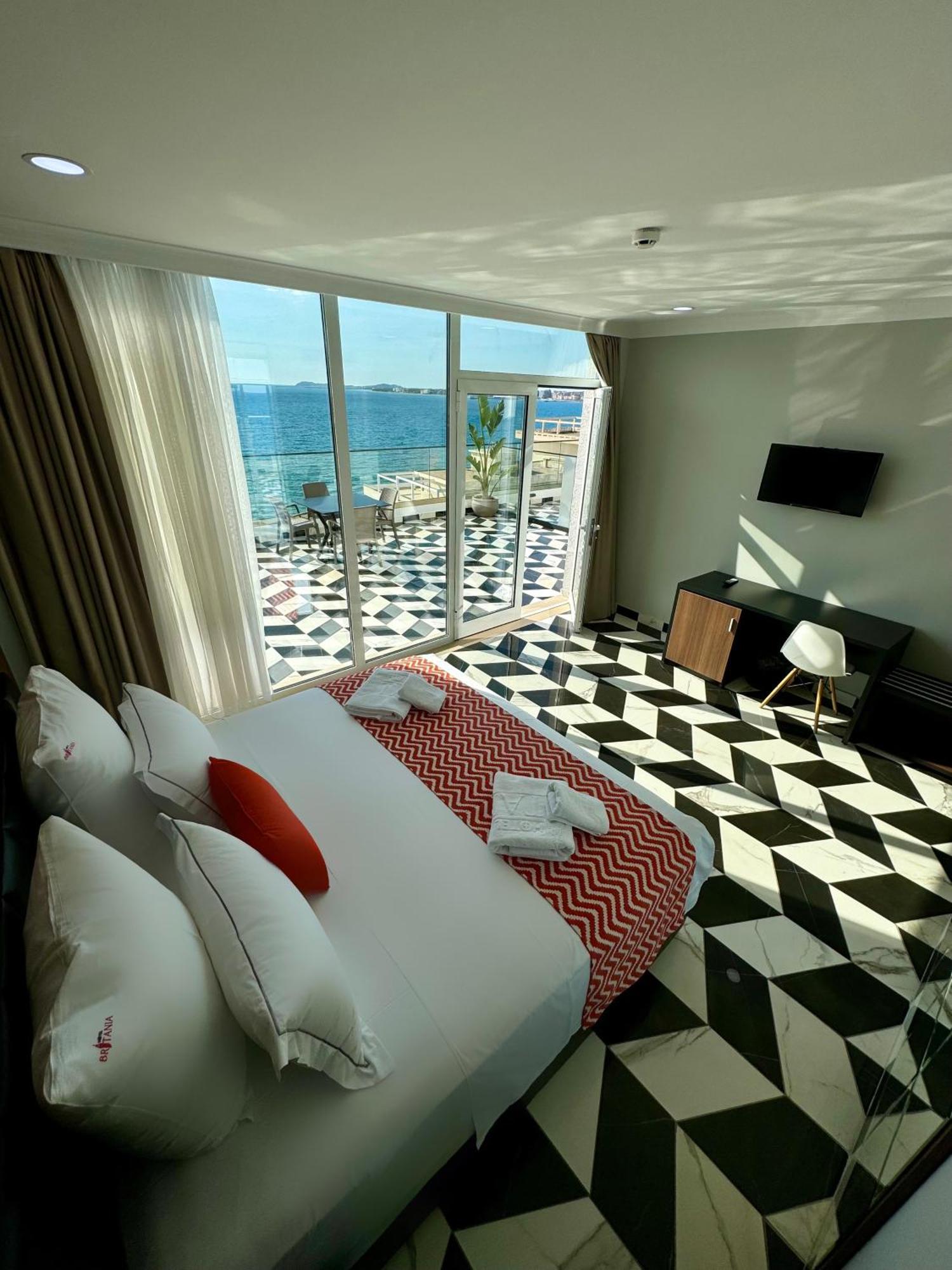 Hotel Britania Vlorë Esterno foto