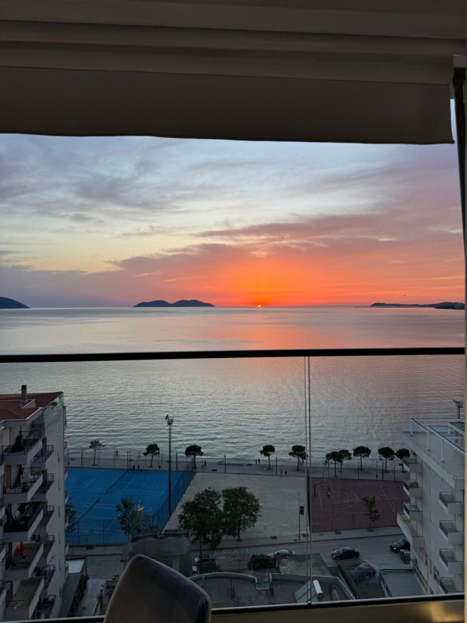 Hotel Britania Vlorë Esterno foto