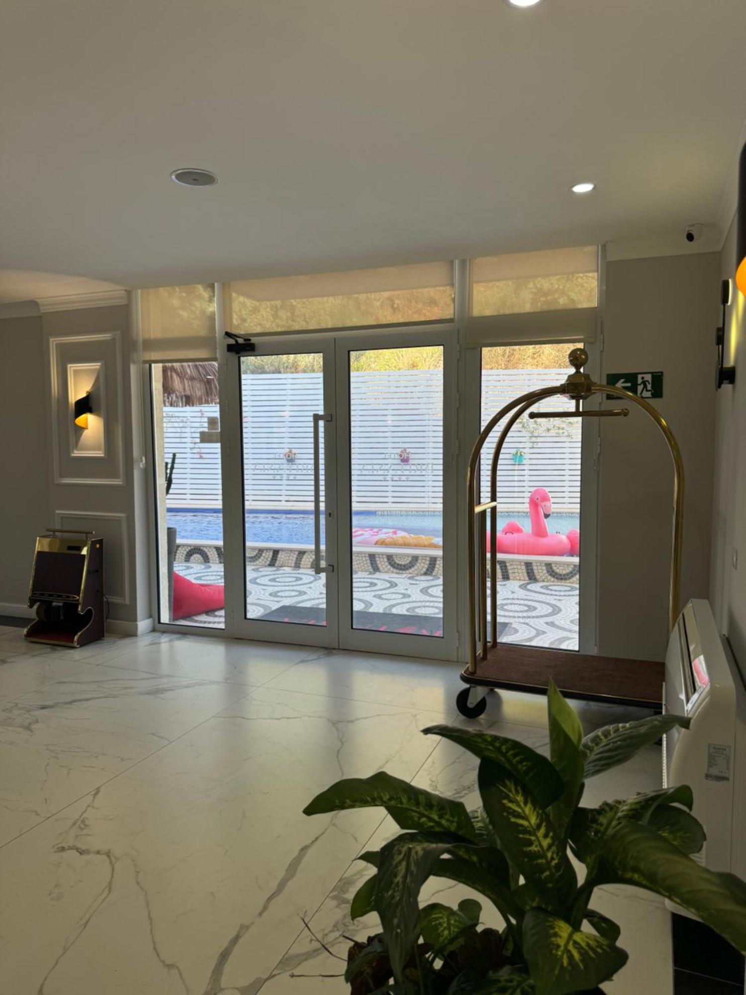 Hotel Britania Vlorë Esterno foto