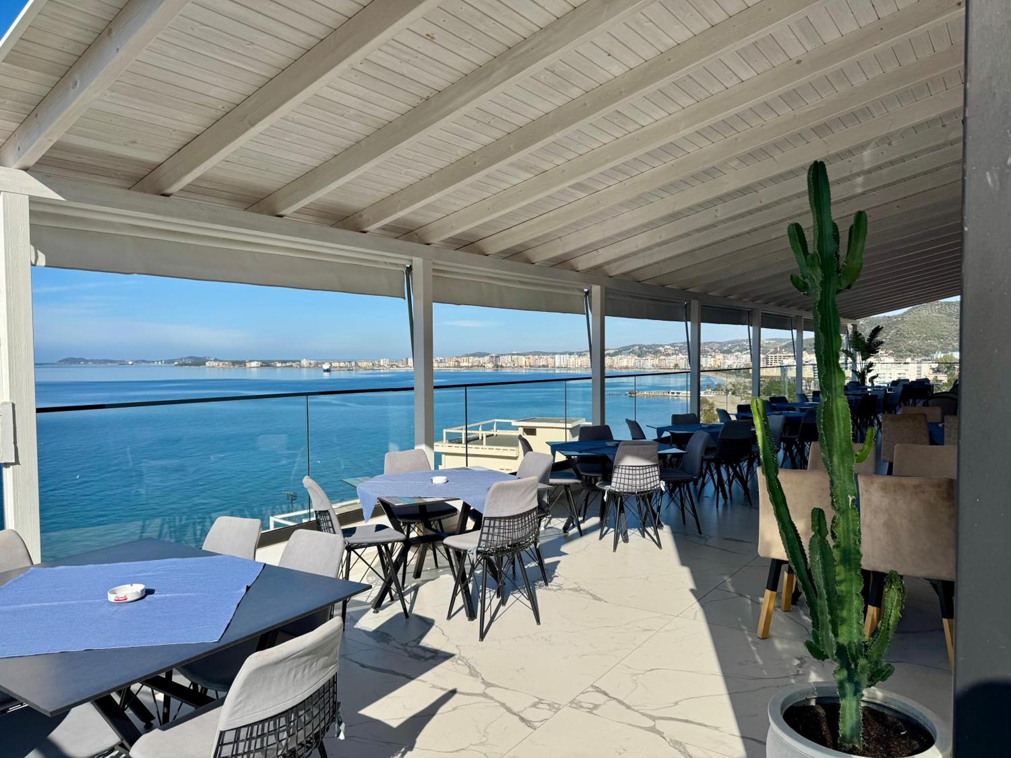 Hotel Britania Vlorë Esterno foto